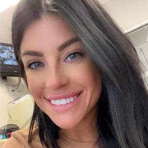 Meet your Posher, Danica